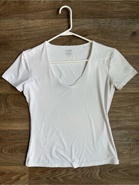 Pumiey White V-Neck Tee Women’s L Double Lined Slim Fit Sharp Collection Basic